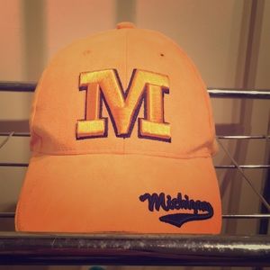 🔥 Suede Michigan University Cap 🔥